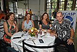Almo&ccedil;o dan&ccedil;ante em homenagem &agrave;s Mulheres