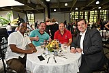 Almo&ccedil;o dan&ccedil;ante em homenagem &agrave;s Mulheres