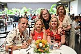 Almo&ccedil;o dan&ccedil;ante em homenagem &agrave;s Mulheres