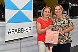Almo&ccedil;o dan&ccedil;ante em homenagem &agrave;s Mulheres