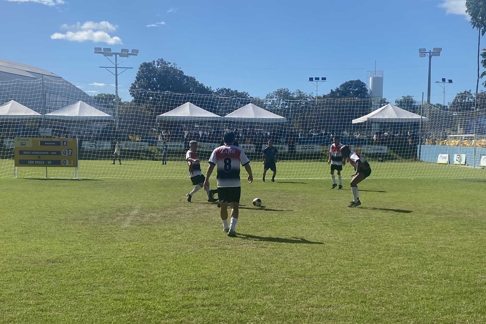 Faça parte dos times de futebol de aposentados da AABB São Paulo. Confira como participar!